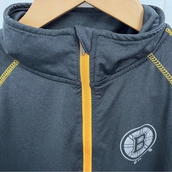 Boys NHL Boston Sweater Size M - Picture 6 of 7